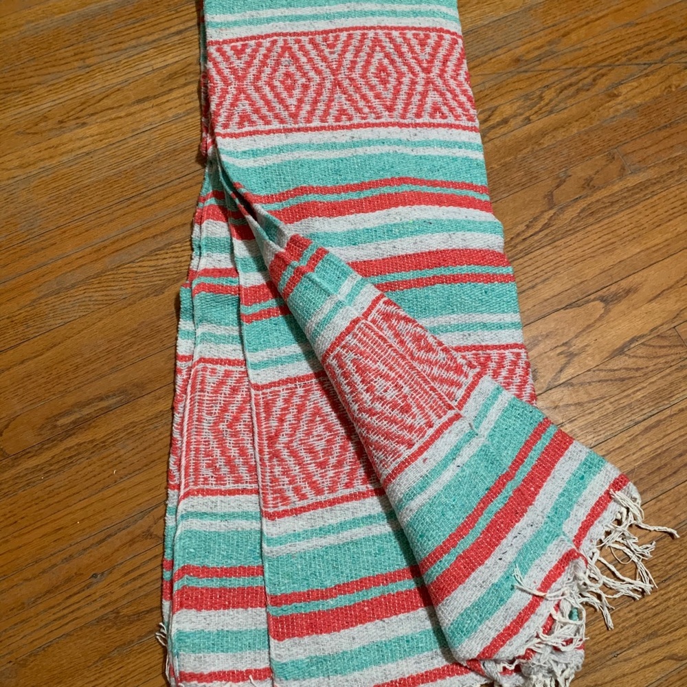 Beach camping yoga blanket with carrying straps
